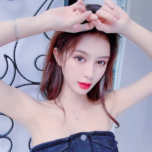 找商务模特一天花多少
